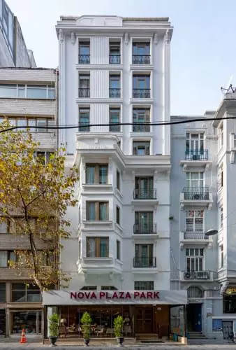 نوا پلازا پارک