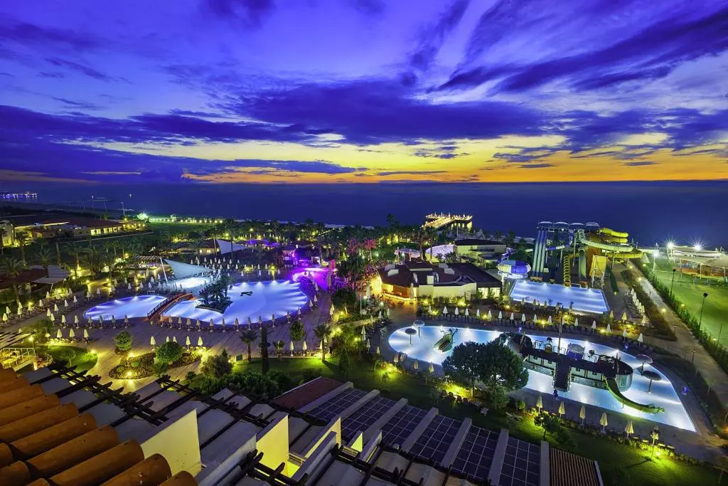 بلیس دیلوکس هتل