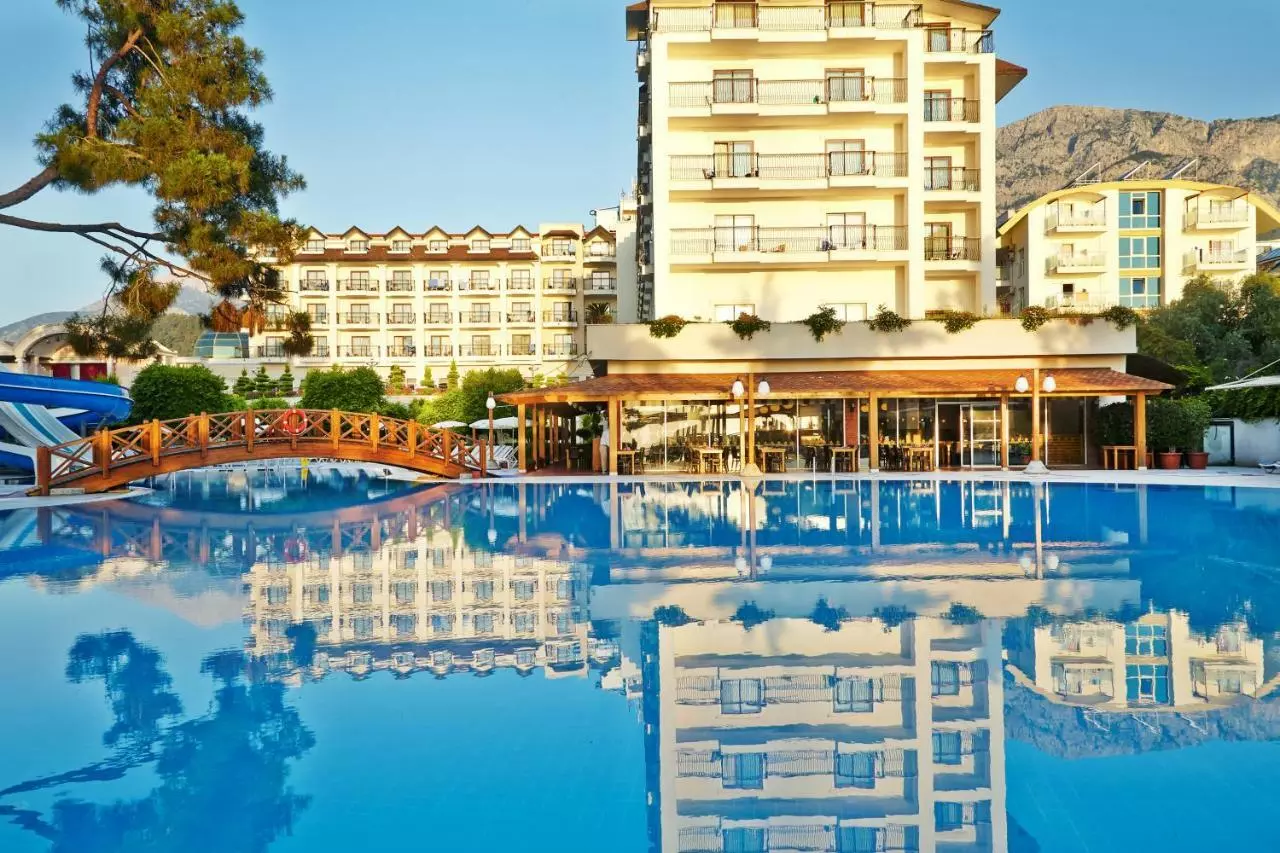 پالمت بیچ ریزورت هتل